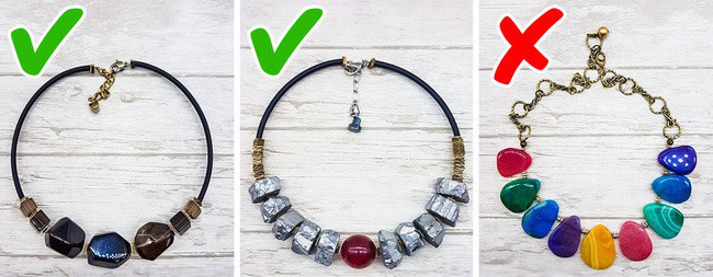 9 kiểu đeo trang sức sai quá sai sẽ khiến chị em già đi trông thấy - Ảnh 8. 9 kiểu đeo trang sức sai quá sai sẽ khiến chị em già đi trông thấy - Ảnh 8.