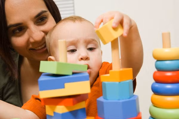 Tai sao chi nen tang tre mot mon do choi moi nam? hinh anh 2