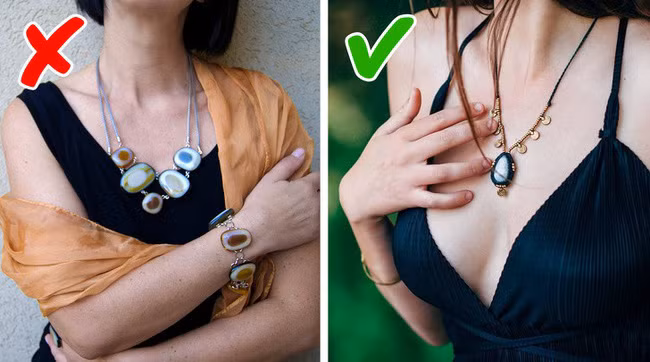 9 kiểu đeo trang sức sai quá sai sẽ khiến chị em già đi trông thấy - Ảnh 1. 9 kiểu đeo trang sức sai quá sai sẽ khiến chị em già đi trông thấy - Ảnh 1.