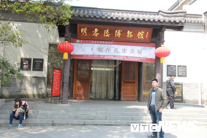 Xuong lang mo bi an va vi dai nhat the gioi, chua hang ngan tan bau vat hinh anh 2