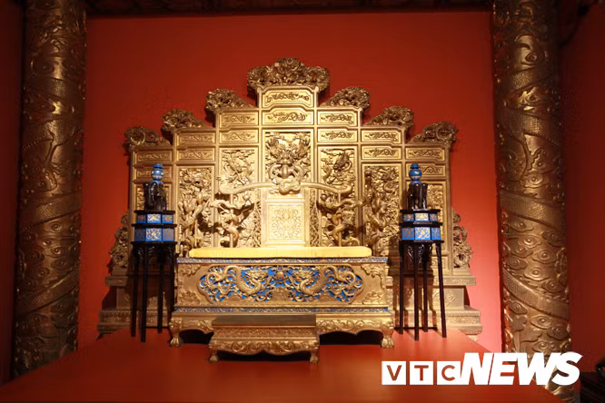 Xuong lang mo bi an va vi dai nhat the gioi, chua hang ngan tan bau vat hinh anh 8