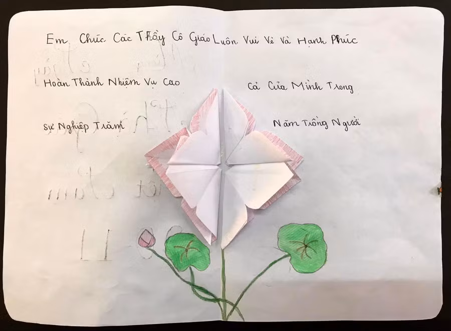 Món quà của học sinh vùng cao chỉ là những lời chúc đơn giản nhưng đong đầy ý nghĩa.