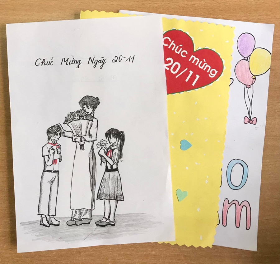 Niềm vui của thầy cô từ những món quà giản đơn. Niềm vui của thầy cô từ những món quà giản đơn.