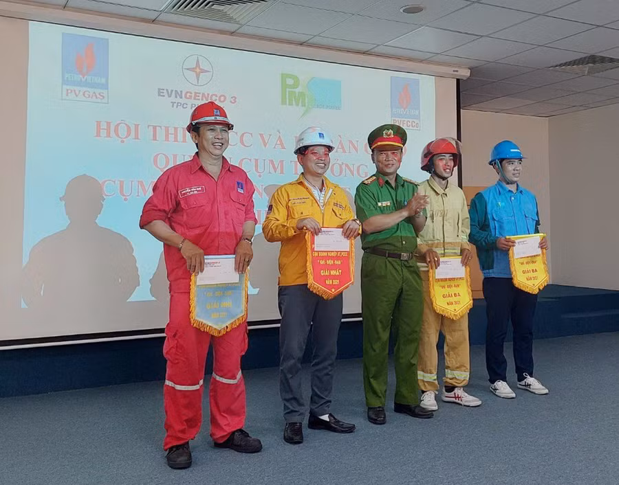 Trao giải Hội thi PCCC Cụm Khí – Điện – Đạm Bà Rịa - Vũng Tàu 2021.