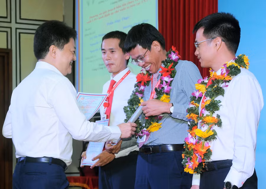 Ban Lãnh đạo và Công đoàn PV GAS thường xuyên động viên khen thưởng các cá nhân và tập thể vì những cống hiến sáng tạo.