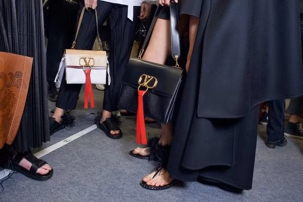 5 mẫu túi đang được săn đón nhiệt tình nhất mùa hè 2019 ảnh 6