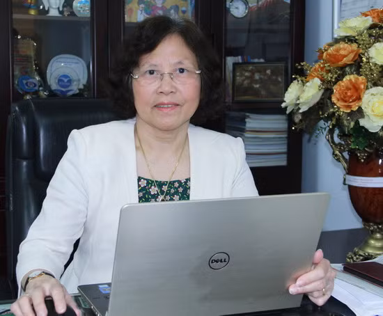 NGND Nguyễn Thị Hiền - Chủ tịch Hội đồng quản trị - nguyên Hiệu trưởng Trường Tiểu học Đoàn Thị Điểm