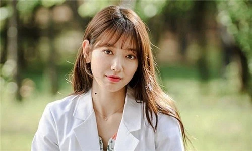 Vị trí nốt ruồi ở cổ chỉ rõ cuộc đời bạn sang giàu hay nghèo hèn