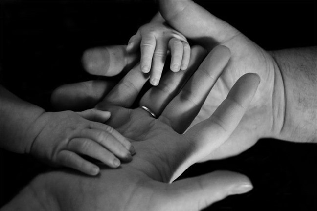 Nhờ chiếc nhẫn ấy, con chị ra đời bình an, lớn lên vui vẻ,hồn nhiên - Ảnh minh họa