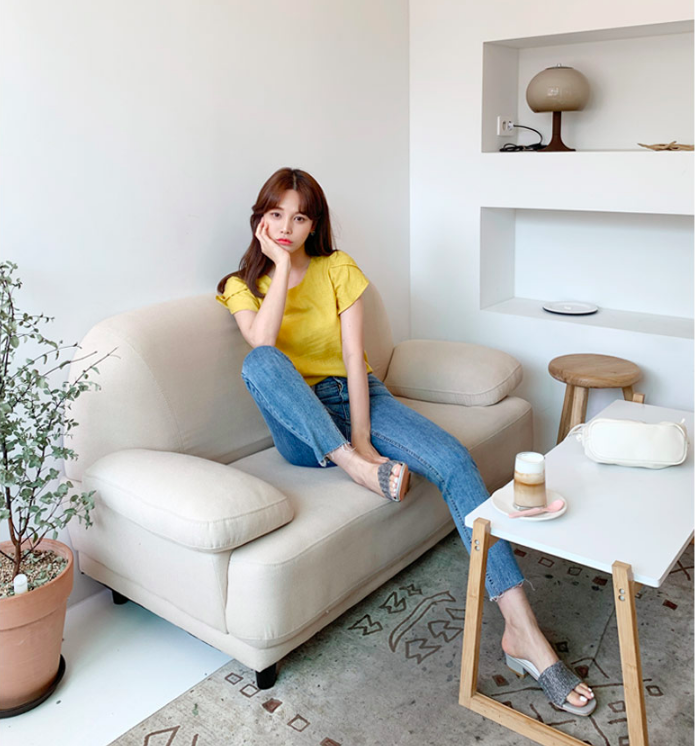 4 mẫu dép lê đang “làm mưa làm gió” trong làng phụ kiện cho phái đẹp ảnh 5 Empty