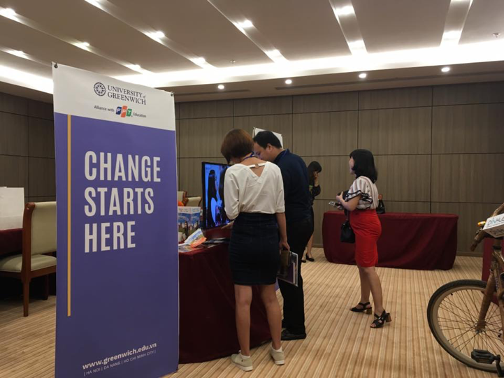 Không gian của Nhà tài trợ Greenwich (Việt Nam) tại SURF 2017 Không gian của Nhà tài trợ Greenwich (Việt Nam) tại SURF 2017