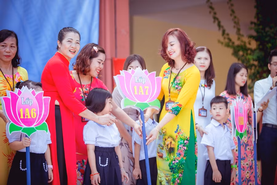 Thầy cô và học sinh đều nhận được sự quan tâm, chia sẻ thì mới là một trường học hạnh phúc.