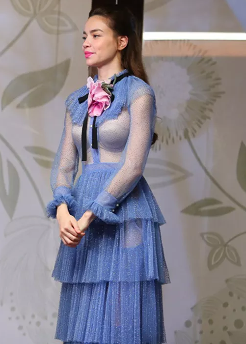 Lỗi trang phục của 9 fashionista trong showbiz Việt ảnh 1 Lỗi trang phục của 9 fashionista trong showbiz Việt