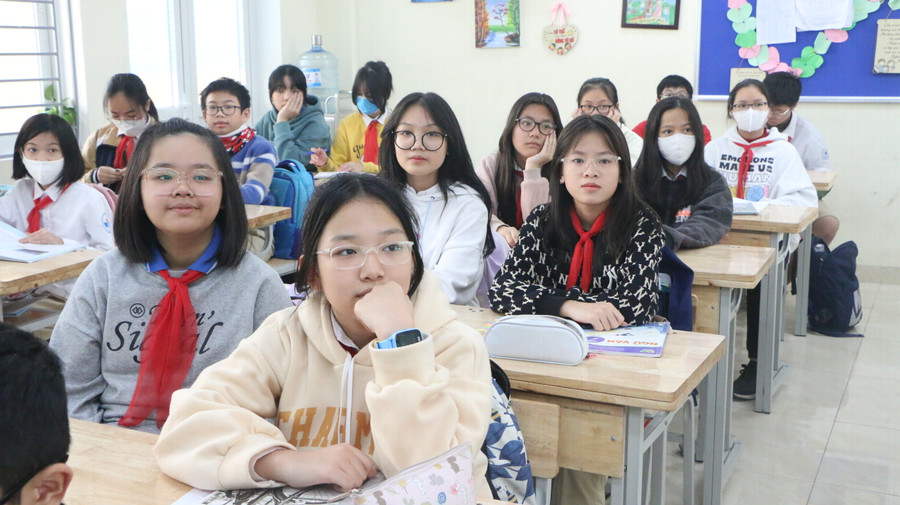 Các em học sinh đã bắt đầu được làm quen với hình thức kiểm tra Ngữ văn dùng ngữ liệu ngoài sách giáo khoa. Các em học sinh đã bắt đầu được làm quen với hình thức kiểm tra Ngữ văn dùng ngữ liệu ngoài sách giáo khoa.