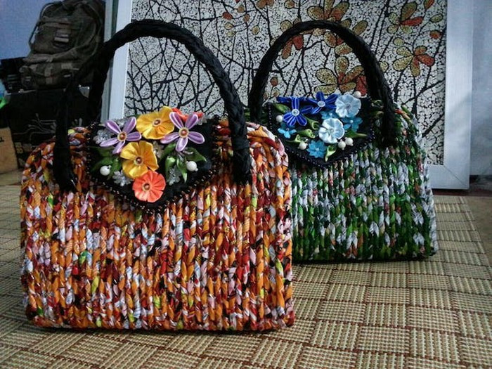 Chiêm ngưỡng bộ sưu tập túi xách tuyệt đẹp làm từ bao mì gói của thầy giáo miền Tây ảnh 6 Chiêm ngưỡng bộ sưu tập túi xách tuyệt đẹp làm từ bao mì gói của thầy giáo miền Tây ảnh 6