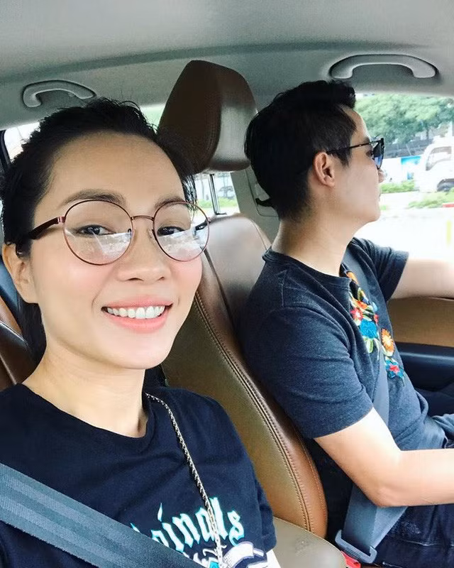 Vợ giàu có, gia thế khủng của dàn sao nam Vbiz: Ái nữ nhà danh gia vọng tộc lui về làm hậu phương vững chắc cho chồng-15