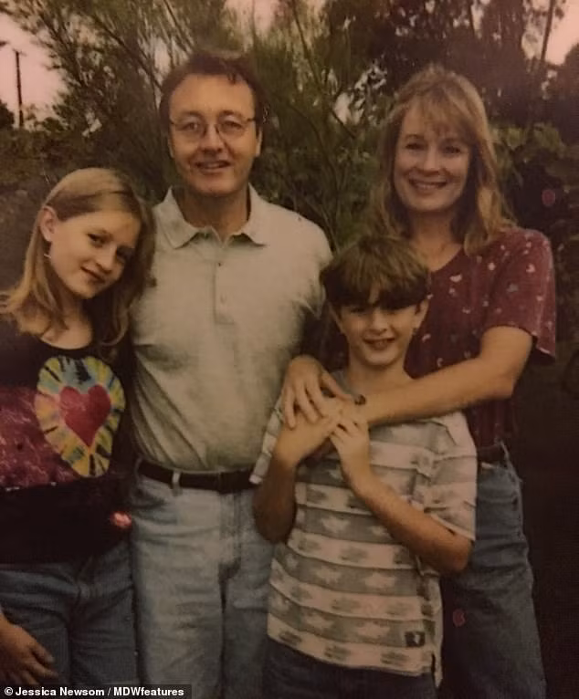 Ảnh chụp gia đình Newsom ngày xưa