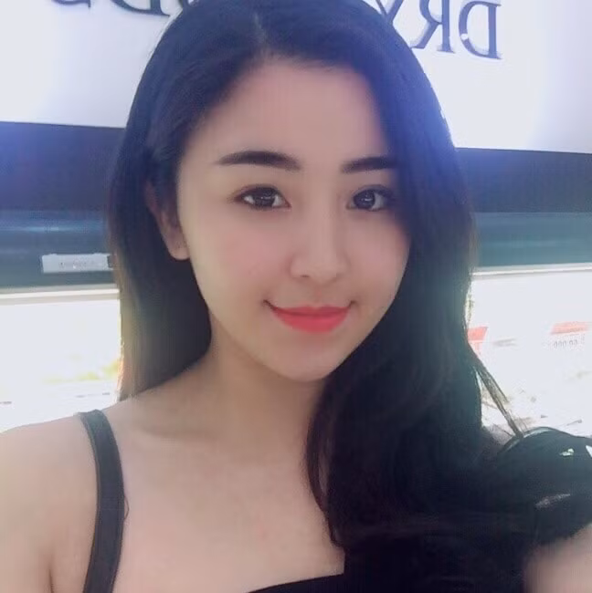 Sự biến hóa về nhan sắc chỉ trong vòng nửa năm khiến dân mạng phải nể phục.