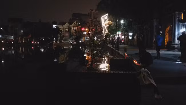 Vợ khóc ngất khi tìm thấy xác chồng dưới hồ sau hơn 1 ngày mất tích bí ẩn-2