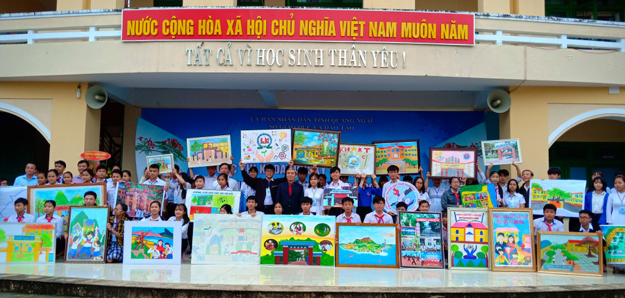 Cuộc thi Khoa học kỹ thuật cấp tỉnh dành cho học sinh trung học năm học 2018-2019 thu hút 185 học sinh tham gia. Cuộc thi Khoa học kỹ thuật cấp tỉnh dành cho học sinh trung học năm học 2018-2019 thu hút 185 học sinh tham gia.