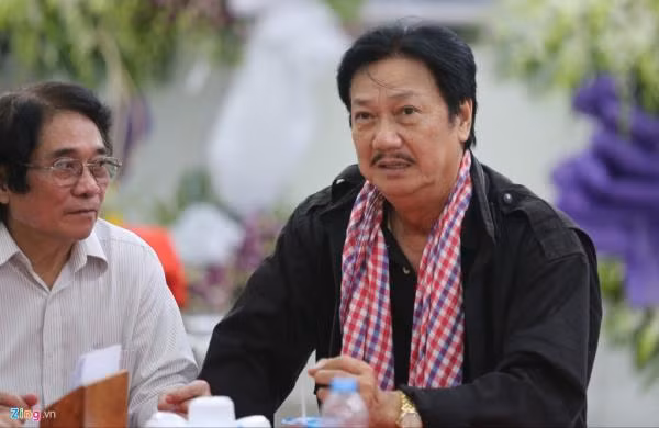 Ca sĩ Phương Thanh, Việt Trinh đến viếng trước khi NSƯT Chánh Tín về đất mẹ - 6