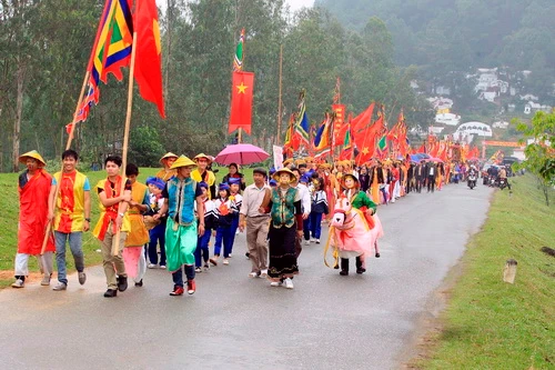 Nghệ An: Linh thiêng lễ hội Đền vua Mai