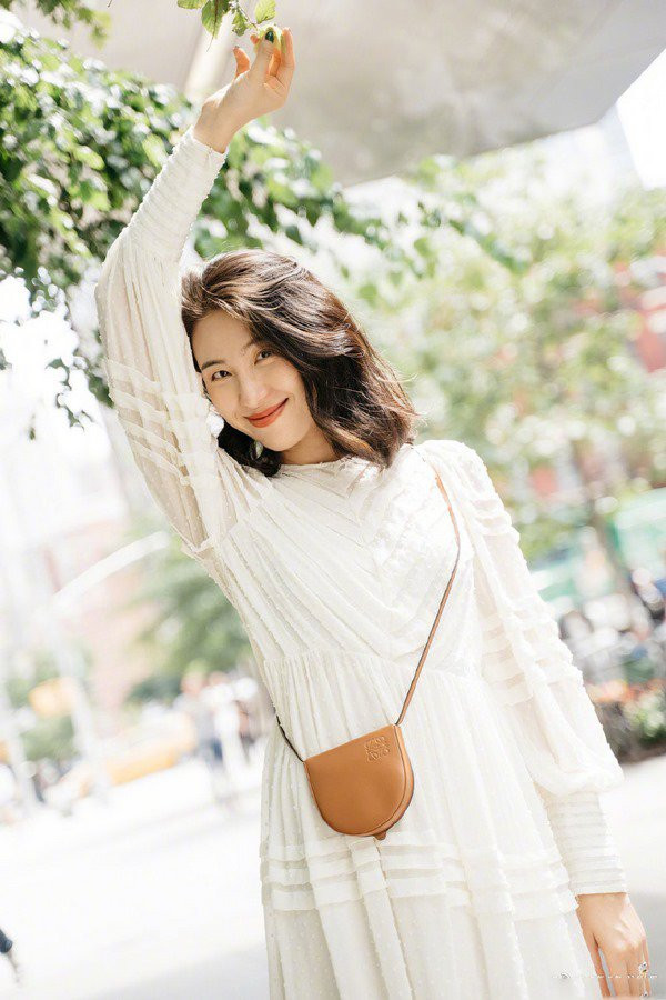 Gợi ý mix đồ thanh lịch cực hợp ngày se lạnh ảnh 10 nhung ngay gio se se ma dien may mon nay di lam thi con gi hop bang - 11