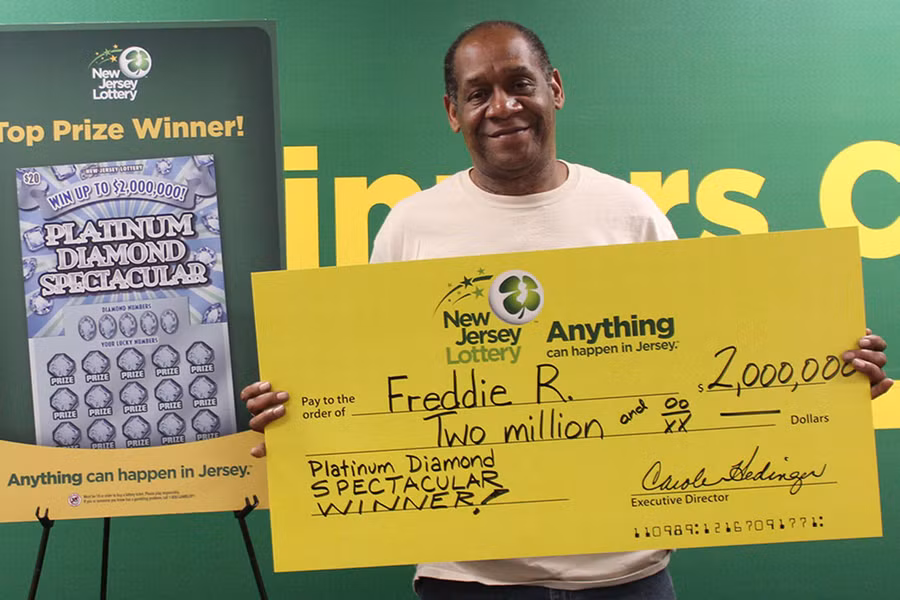 Ông Freddie Robinson nhận giải độc đắc 2 triệu USD vào năm 2017.