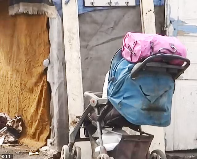 Bà mẹ nhí 12 tuổi đã sinh con cho bạn trai, mẹ cô bé lên chức bà ngoại khi mới 27 tuổi - Ảnh 4. Bà mẹ nhí 12 tuổi đã sinh con cho bạn trai, mẹ cô bé lên chức bà ngoại khi mới 27 tuổi - Ảnh 4.