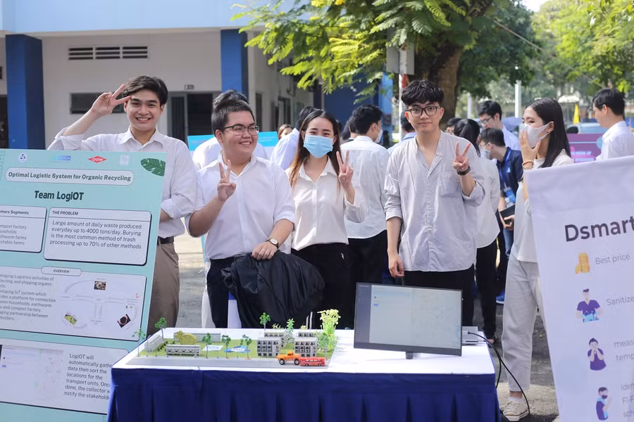 Sinh viên tham gia Bach Khoa Innovation lần VI năm 2023.