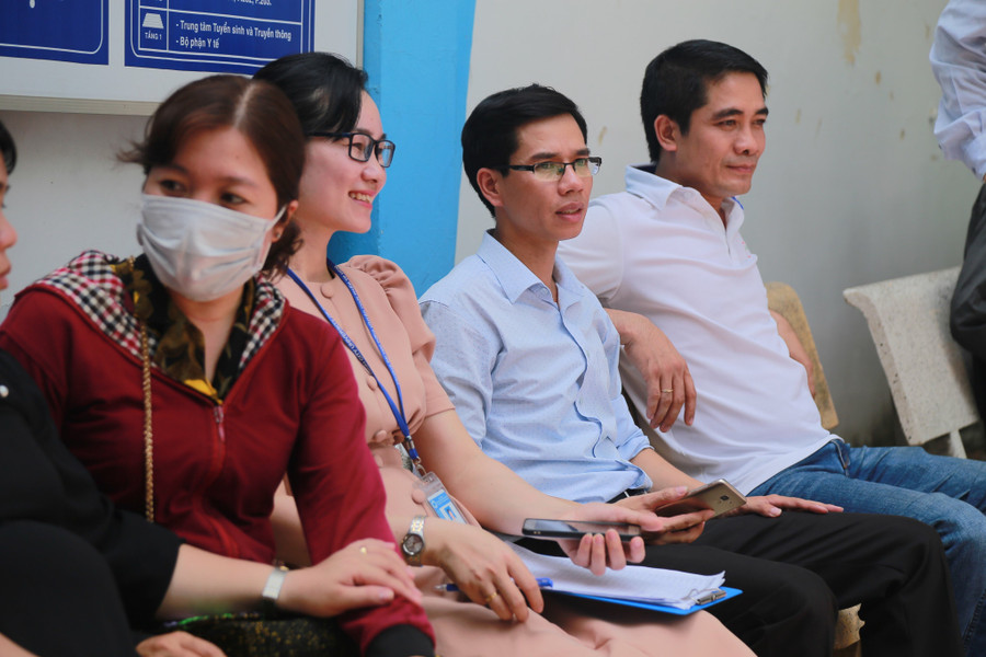 Hàng nghìn giảng viên lỉnh kỉnh lên đường coi thi THPT quốc gia 2019