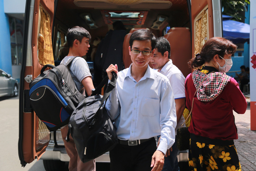 Hàng nghìn giảng viên lỉnh kỉnh lên đường coi thi THPT quốc gia 2019