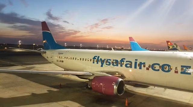 Máy bay hủy cất cánh vì lý do kinh hoàng - thai nhi tắc trong bồn cầu - 1