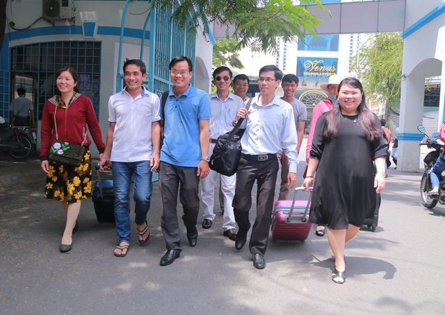 Giảng viên các trường ĐH bắt đầu về tỉnh coi thi - 1