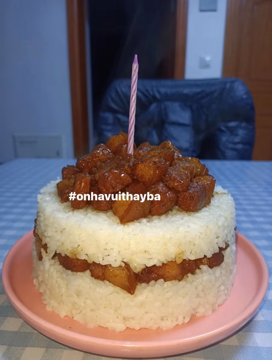 Bánh sinh nhật cho những người năm nay sinh trúng mùng 1 Tết.