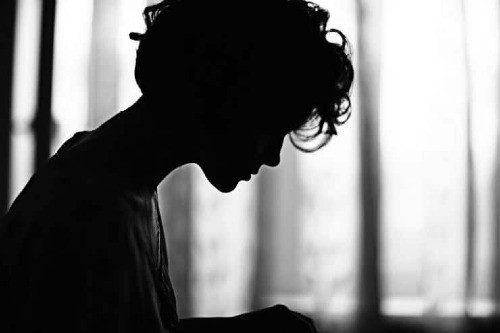 Ngỡ ngàng tình cảnh bi đát của không ít cô gái làm vợ đại gia ảnh 1 Nhiều vợ đại gia có thể khoác đầy đồ hiệu trên người nhưng trong túi không có một xu tiền mặt. Ảnh: NextGen MilSpouse.