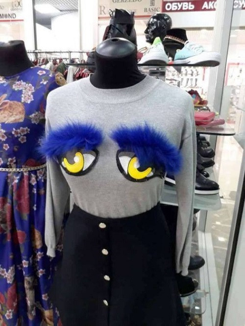 Đôi mắt hút hồn.