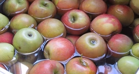 Hai cách rửa táo chuẩn khoa học có thể loại bỏ thuốc trừ sâu ngoài vỏ