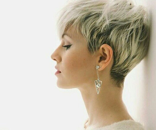 7 mẹo nhỏ giúp chị em tạo kiểu tóc vừa xinh lại còn ăn gian được vài tuổi - Ảnh 6. 7 mẹo nhỏ giúp chị em tạo kiểu tóc vừa xinh lại còn ăn gian được vài tuổi - Ảnh 6.