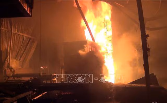 Vụ nổ xảy ra tại nhà máy Foosung Precision Industry Co ở thành phố Wonju, phía Đông Hàn Quốc (ảnh: TTXVN)