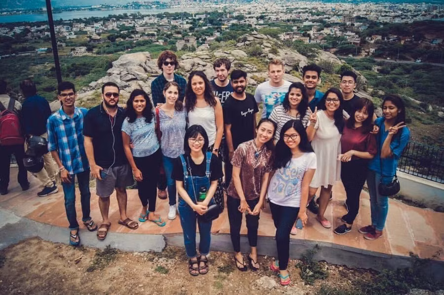 Sinh viên Nguyễn Thị Hoa K3 ngành Kế toán thực tập tại Đại học JECRC - Ấn Độ