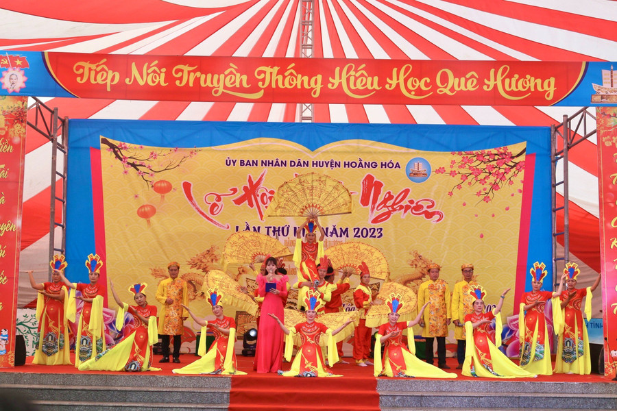 Lễ hội Bút Nghiên lần thứ III diễn ra tại xã Hoằng Lộc (huyện Hoằng Hoá). (Ảnh: NT). Lễ hội Bút Nghiên lần thứ III diễn ra tại xã Hoằng Lộc (huyện Hoằng Hoá). (Ảnh: NT).