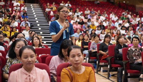 Tham dự các lớp tập huấn để có kiến thức tổ chức, hướng dẫn cho các con uống sữa tại lớp