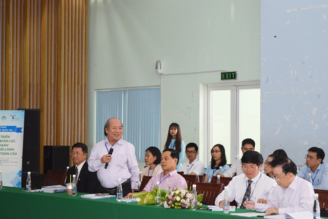 Một đại biểu phát biểu ý kiến tại hội thảo