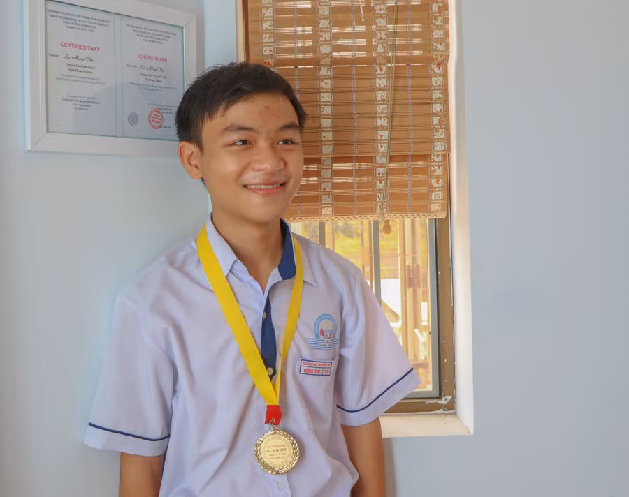 Em Lê Hồng Thọ học sinh đỗ thủ khoa kỳ thi tốt nghiệp THPT năm 2020. (Ảnh: Duy Quan).