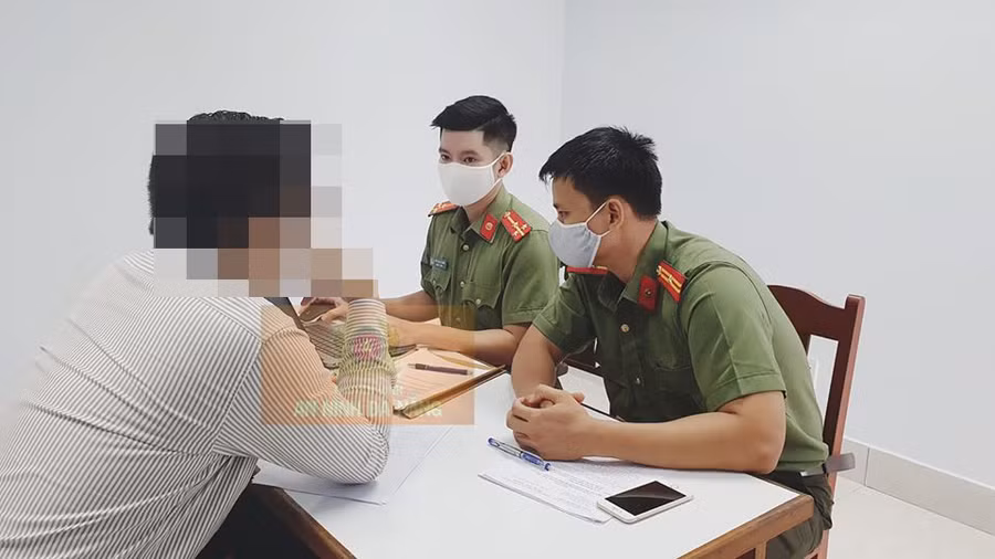 Công an đang làm việc với chủ tài khoản Facebook “Đinh Đức Tiến”