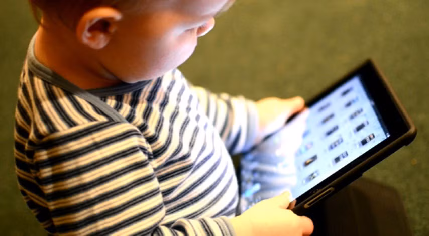 Trẻ có thể tham gia lớp học năng khiếu, nghệ thuật thay vì chơi điện tử. Ảnh minh họa