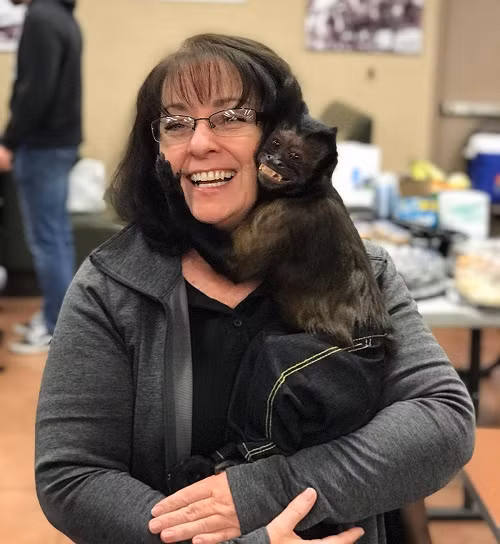 Nụ cười rạng rỡ khi được chụp ảnh cùng gái xinh.