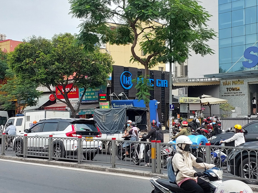 Công an có mặt tại chi nhánh Công ty F88. Công an có mặt tại chi nhánh Công ty F88.