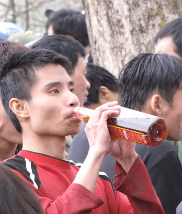 Chả hiểu sao 16 trường hợp có tý ngã cây này vẫn chưa bị trại tâm thần triệu hồi - Ảnh 12.